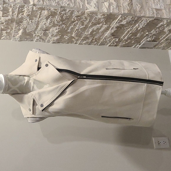 Rachel Roy Sleeveless cream Moto Vest - Picture 2 of 7